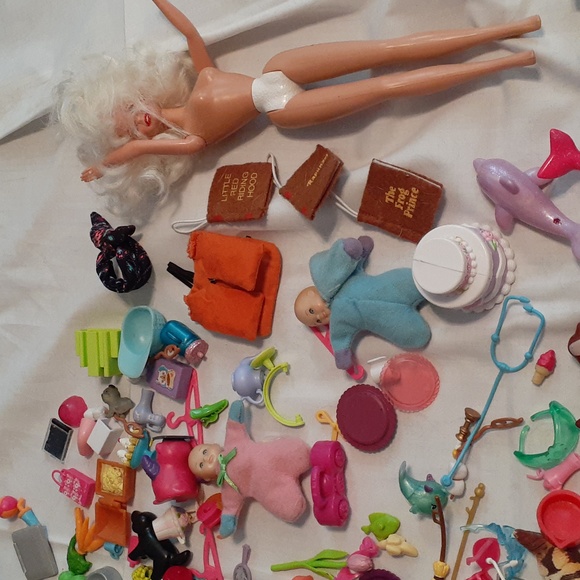 Mostly Barbie accessories and 1 Barbie with misc items - Picture 3 of 6
